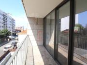 Apartamento T2 Novo com varanda próximo ao El Corte Inglês