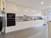 Apartamento T2, de 2024, com Vista Premium para a Serra,...