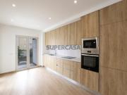 Apartamento T2 Novo, junto ao mercado na Nazaré
