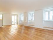 Apartamento T2, nunca habitado, Martim Moniz, Lisboa