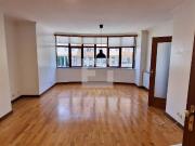 Apartamento T2 para Arrendamento, com garagem a 8...