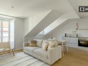 Apartamento T2 para arrendamento em Almada, Lisboa