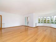 Apartamento T2 para arrendamento sem móveis em Linda a Velha