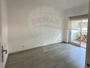 Apartamento T2 para arrendar em Amadora