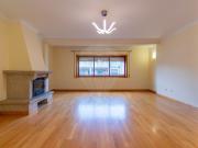 Apartamento T2 para arrendar em Amial