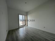 Apartamento T2 Parqueamento e Varandas
