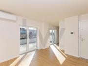 Apartamento T2 Penthouse com Terraço e Vistas Desafogadas