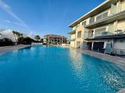 Apartamento T2, piscina comum e lugar de estacionamento...