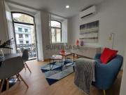 Apartamento T2 recuperado, 2 andar, vista de rio,...