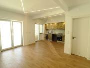 Apartamento T2 remodelado com elevador e varanda em Almada Apartamento T2 remodelado com elevador e varanda em Almada