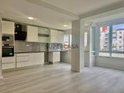 Apartamento T2 remodelado no centro de Oeiras