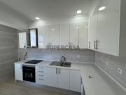 Apartamento T2 Renovado | 3.º Andar | Vila Chã