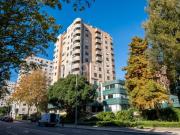 Apartamento T2 renovado com duplo lug. garagem Edifício...