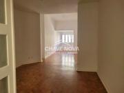 Apartamento T2 Renovado com terraço junto à Av. da Liberdade