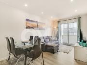 Apartamento T2 Renovado com Varanda Paio Pires