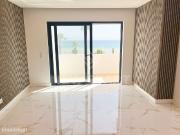 Apartamento T2 renovado com vista mar e garagem em Quarteira