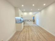 Apartamento T2 Renovado com vista Rio Tejo, em Santa...