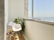 Apartamento T2 Renovado com Vista sobre o Rio Tejo São...