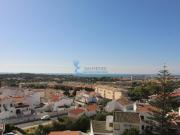 Apartamento T2 renovado localizado no Edificio Vila...