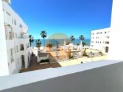 Apartamento T2 Renovado na Primeira Linha de Mar...
