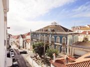 Apartamento T2 Renovado no Coração de Sesimbra a 200m da...