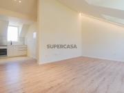 Apartamento T2 Renovado para Venda junto ao IPO, em 7...