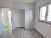 Apartamento T2, Santo António dos Cavaleiros e Frielas,...