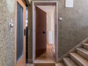 Apartamento T2 sem móveis para arrendamento no Restelo,...