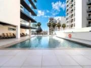 Apartamento T2 semi novo junto à praia em Quarteira