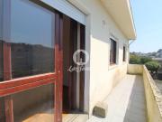 Apartamento T2, situado na Av. General Humberto Delgado,...