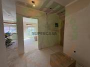 Apartamento T2 totalmente remodelado com 2 varandas...