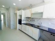 Apartamento T2 totalmente remodelado com elevador no...