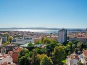 Apartamento T2 totalmente remodelado com vista...