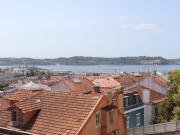 Apartamento T2 totalmente remodelado em Algés com vista...