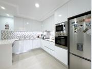 Apartamento T2 totalmente renovado, perto da estação...