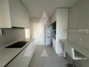 apartamento T2 totalmente renovado, situado em Esgueira
