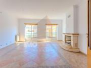 Apartamento T2, zona central, Almeirim