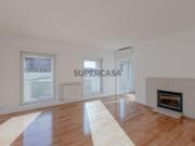 Apartamento T3+1 com garagem, junto ao Chiado, Lisboa