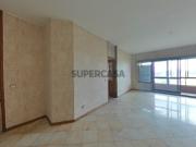 Apartamento T3+1 com Varanda, Garagem e Vista Desafogada...