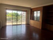 Apartamento T3+1 para arrendar em condomnio fechado na Foz
