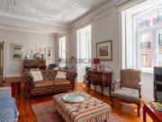 Apartamento T3+1 renovado em Alcântara, Lisboa