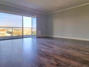 Apartamento T3 varandas e parqueamento Capuchos, Almada