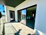 Apartamento T3 com 2 varandas, elevador e estacionamento...