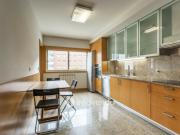 Apartamento T3, com áreas amplas e garagem, em Braga