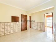 Apartamento T3 com boas areas com duas varandas