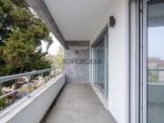 Apartamento T3 com duas varandas e estacionamento em...