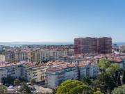 Apartamento T3 com estacionamento e vista sobre o mar em...