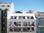 Penthouse T3 com varanda ampla e garagem privada, em Lisboa