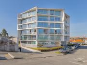 Apartamento T3 Com Garagem BOX e Varandas em Santa...