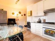 Apartamento T3 com garagem e sótao, em Leiria